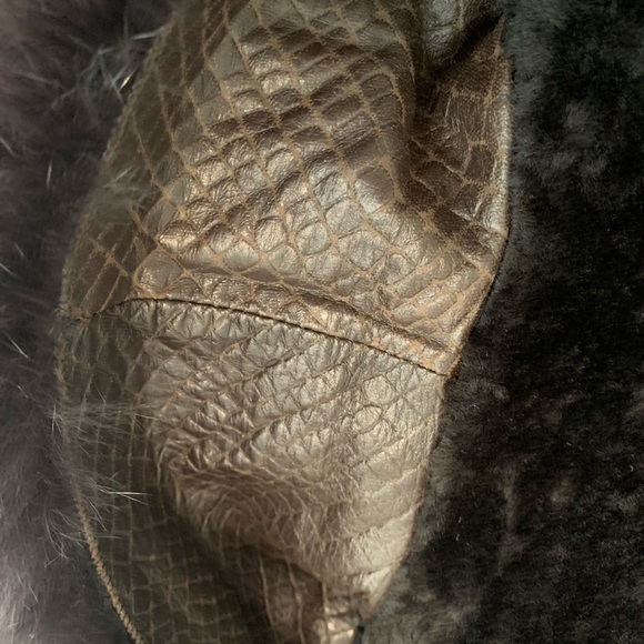 Elegant and Warm Genuine Fur & Lambskin Coat – Size M (Fits S) - Picture 12 of 13